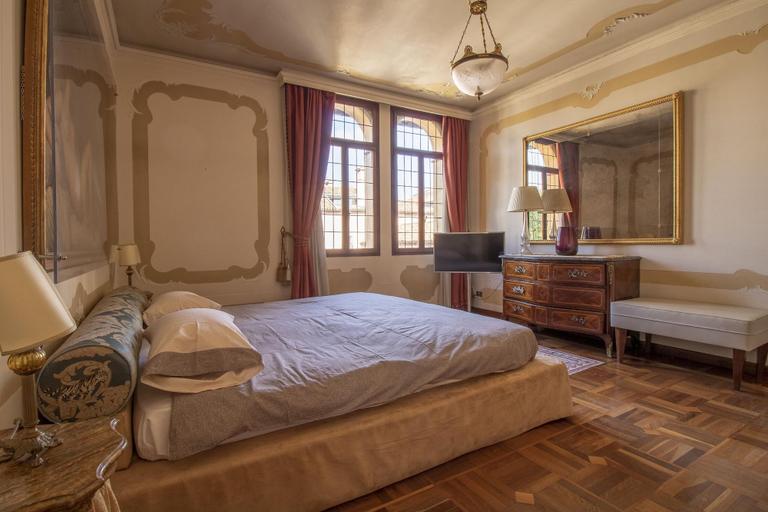 Bedroom 4, Domus Dotti V, Treviso