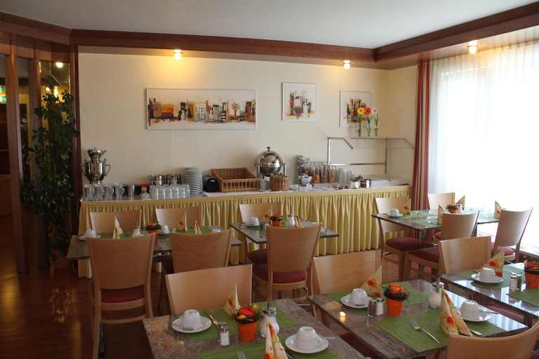 Food & Drinks 5, Hotel Flora Stuttgart Ma Hringen, Stuttgart