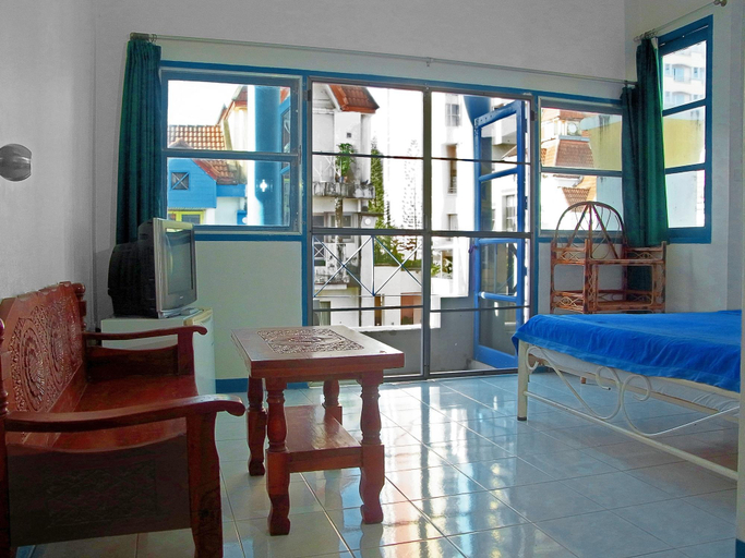 Public Area 2, Niku Guesthouse, Phuket Island