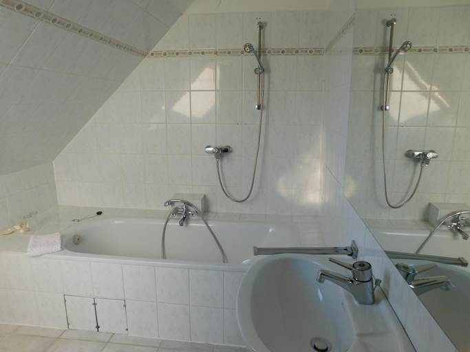 Bathroom 5, zeitlos - Hotel & Restaurant am Fuchsbach, Region Hannover