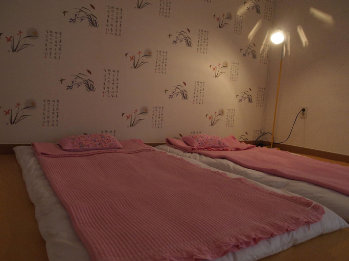 Bedroom 3, Empathy Hanok, Buk