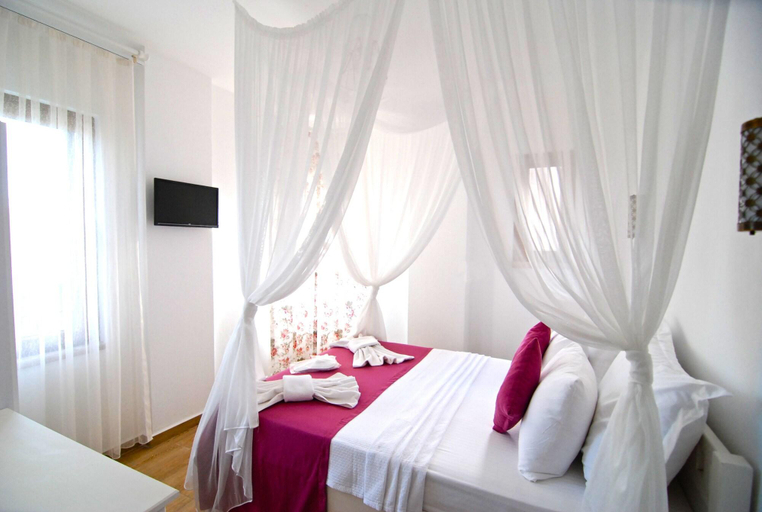 Bedroom 2, Bade Otel, Ayvalık