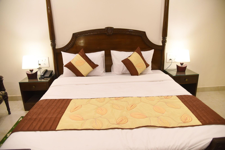 Bedroom 3, Staybook Hotel Atlanta New Delhi Train Station, Delhi