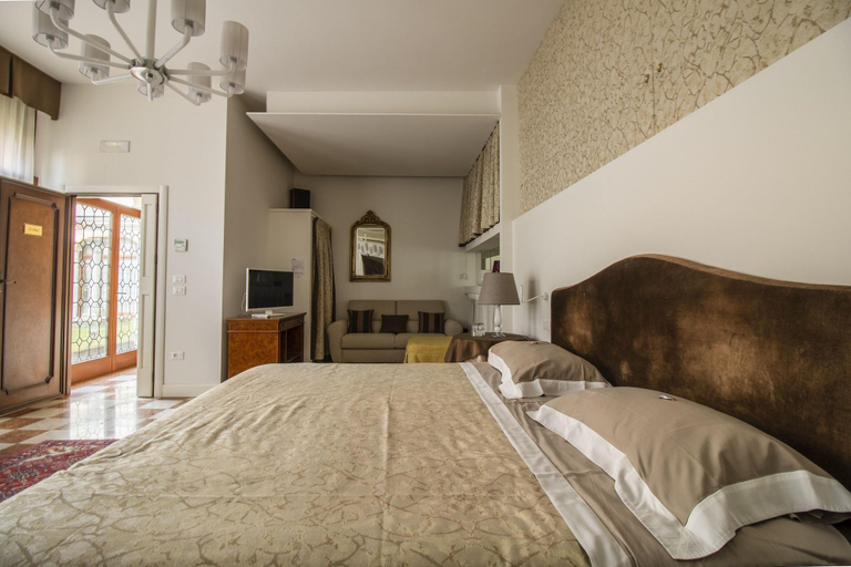 Bedroom 3, Domus Dotti V, Treviso