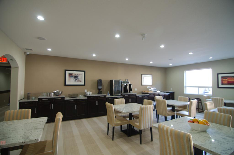 Food & Drinks 5, Paradise Inn & Suites Redwater, Division No. 11