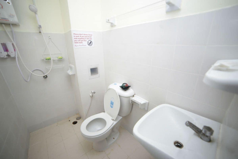 Bathroom, Rayaan Oriental Guest House & Restaurant, Pulau Phuket