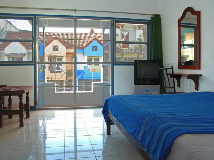 Public Area 2, Niku Guesthouse, Phuket Island