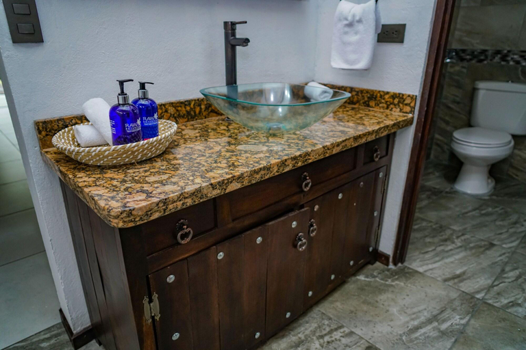 Bathroom 4, Arenal History Inn, San Carlos
