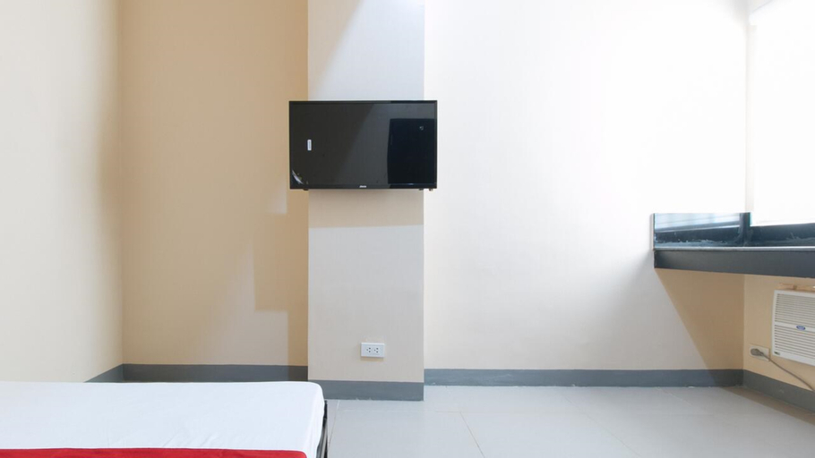 RedDoorz Plus @ Torre De Manuel Residences 1, Quezon City