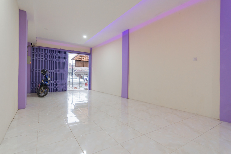 Public Area 2, RedDoorz near Trans Studio Bandung 3, Bandung