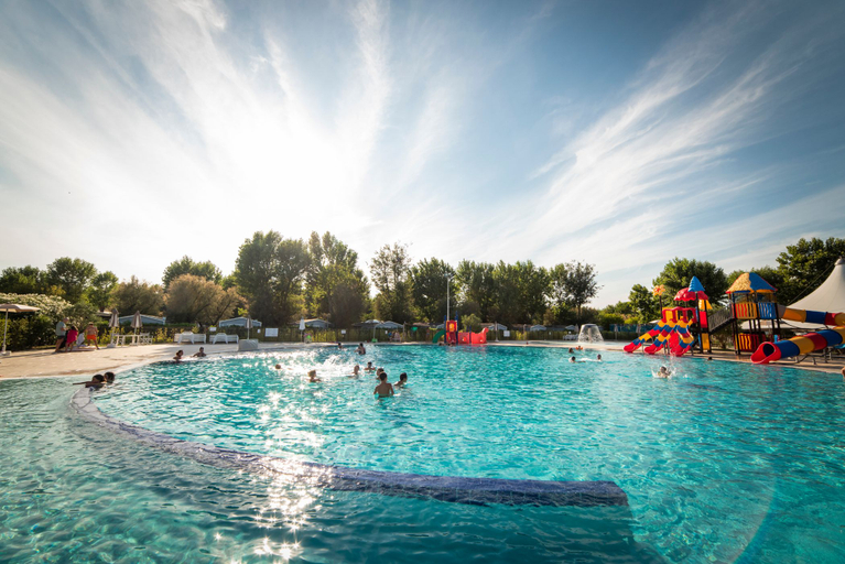 Sport & Beauty 2, Club del Sole Vigna sul Mar Family Collection, Ferrara