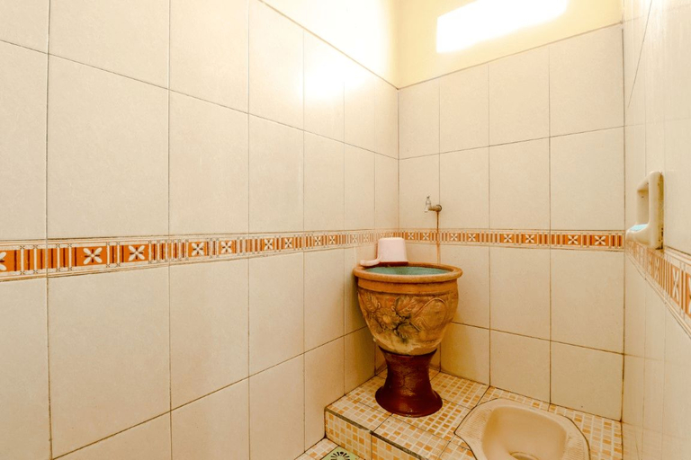Bathroom 5, Puspa Sari Villa and Homestay, Malang