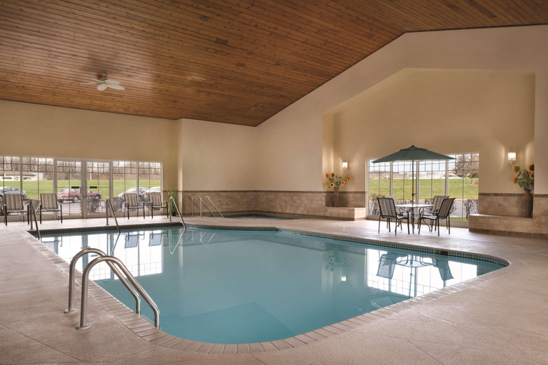 Sport & Beauty 5, Country Inn & Suites by Radisson, Germantown, WI, Washington
