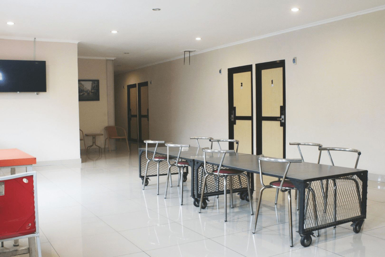 Dining Room 13