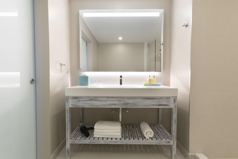Bedroom 3, Luxury Collection At Sea Breeze Beach House By Oce
