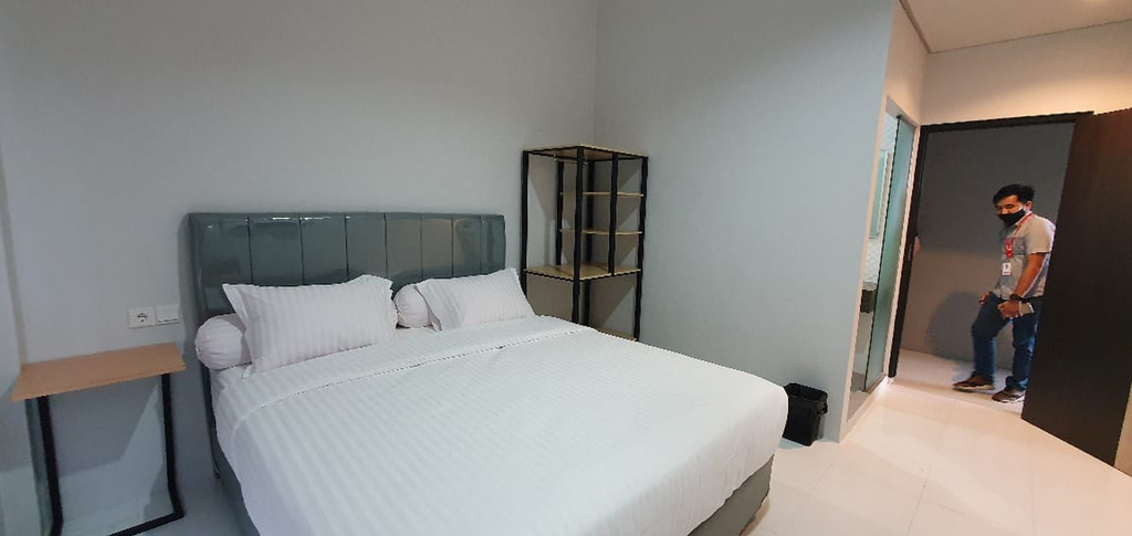 RedDoorz Plus near Siloam Hospital Balikpapan, Balikpapan