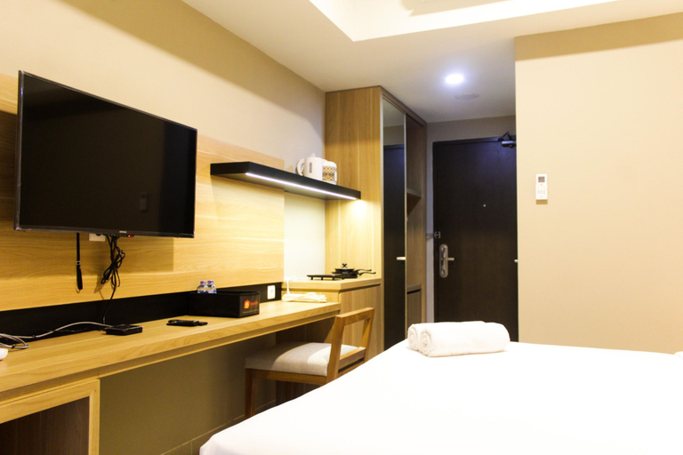 Others 2, Cozy and Comfortable Studio (No Kitchen) Apartment at Mustika Golf Residence By Travelio, Cikarang
