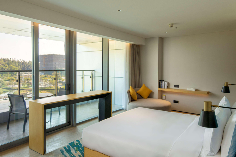 Bedroom 2, Hilton Garden Inn Hengqin Sumlodol Park, Zhuhai