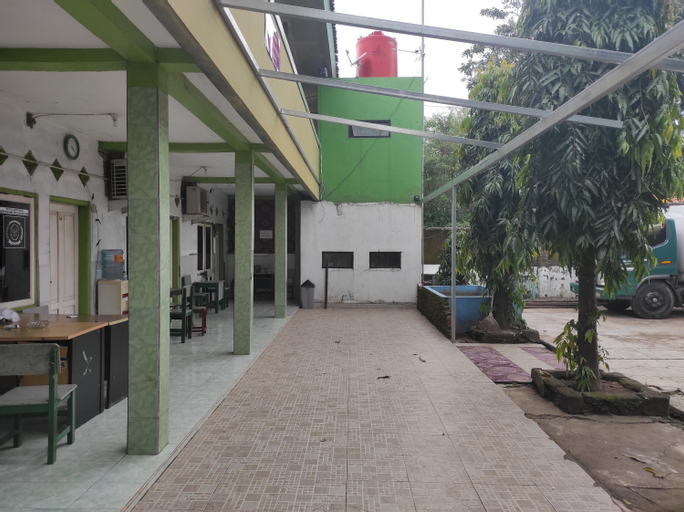 Exterior & Views 2, OYO 90333 Wisma Tenang Jaya Syariah, Majalengka