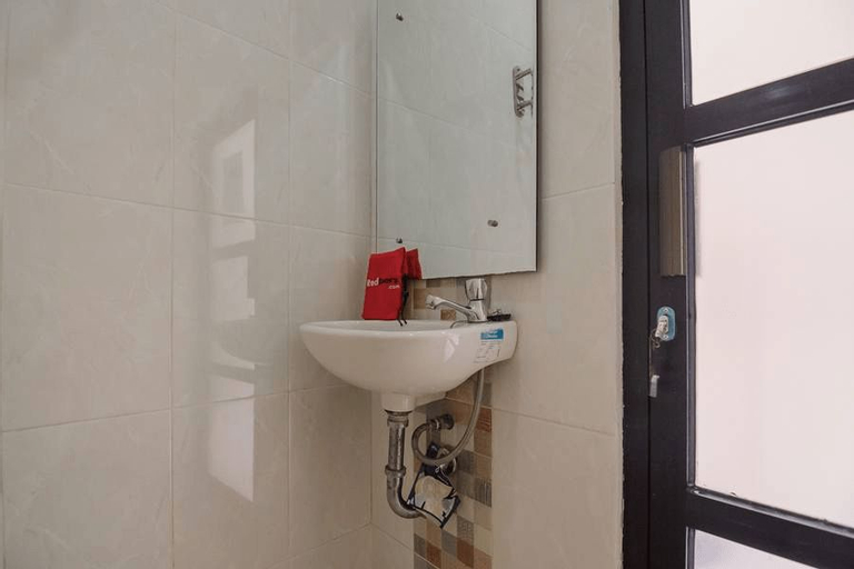 RedDoorz Syariah near Tugu Juang Jambi, Jambi