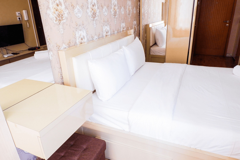 Modern Furnished Studio Room Cinere Bellevue Suites Apartment By Travelio, Depok