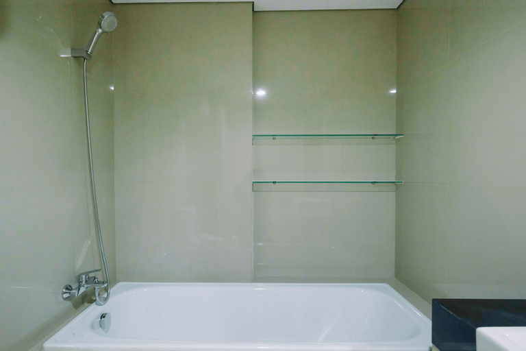 Modern Studio Apartment at Azalea Suites Cikarang By Travelio, Cikarang