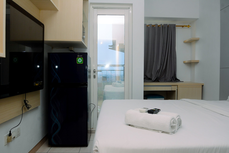 Bedroom 2, Cozy Brand New Studio Springlake Summarecon Apartment By Travelio, Bekasi