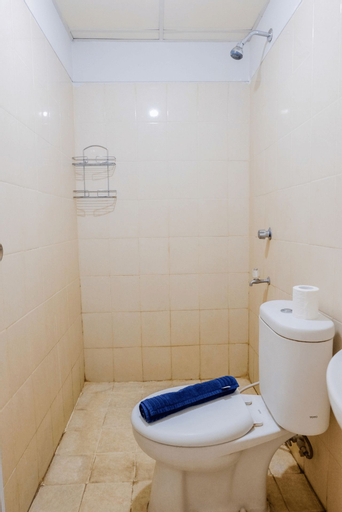 Bedroom 3, Homey 2BR at Serpong Greenview Apartment By Travelio, South Tangerang