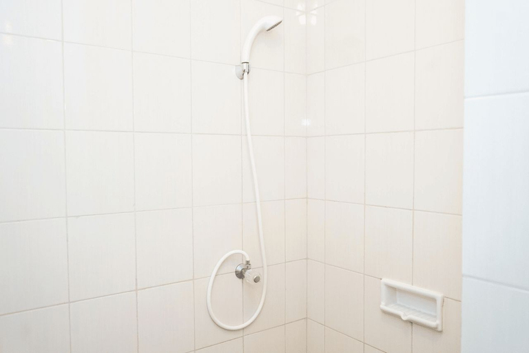 Bathroom 4, Homey Studio Signature Park Grande Apartment By Travelio, Jakarta Timur