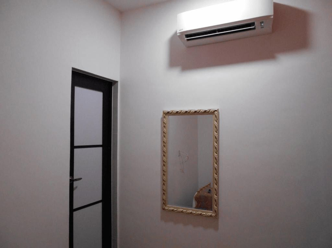 Bathroom 7