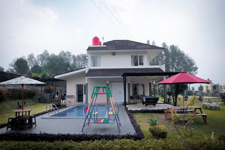 Exterior & Views 3, Villa Griyanena, Bogor