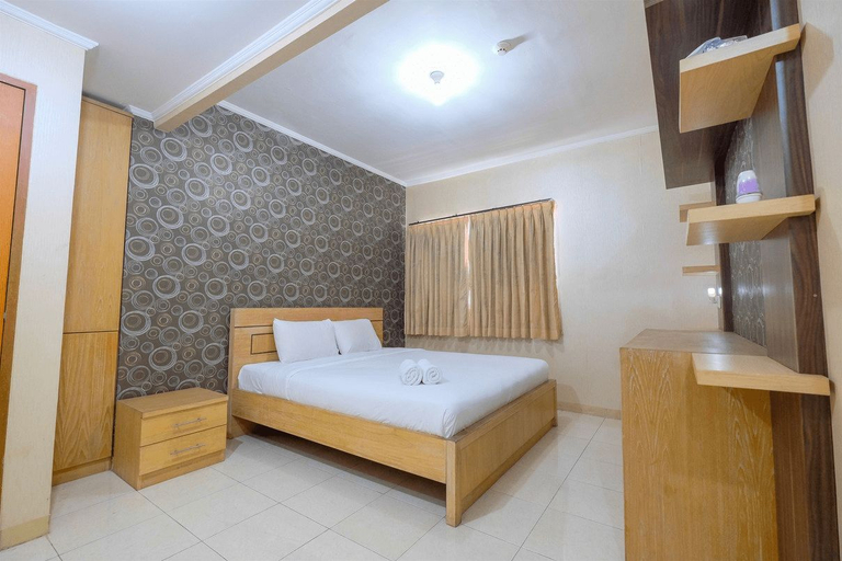 Bedroom 1, Cozy 1BR Mediterania Boulevard Apartment By Travelio, Jakarta Pusat