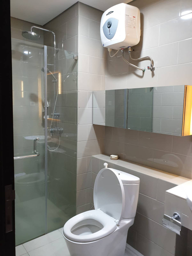 Bathroom 5, One Bedroom Apartment at Citralake Suites, West Jakarta