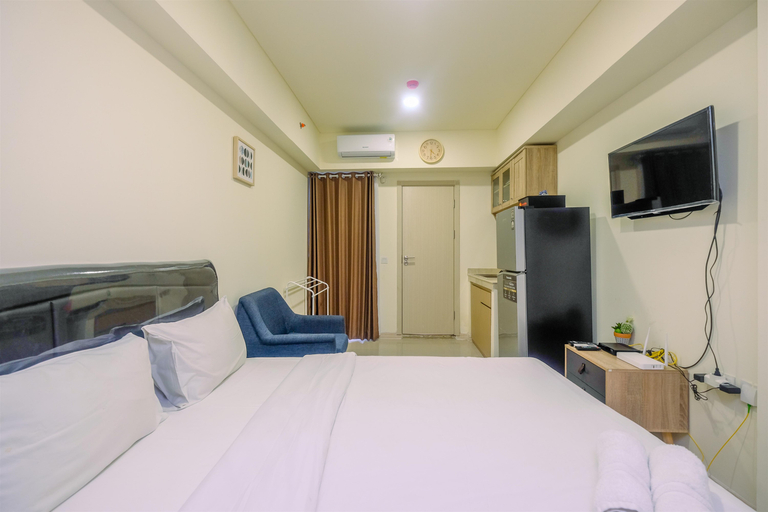Bedroom 3, Comfort and Strategic Studio Meikarta Apartment By Travelio, Cikarang