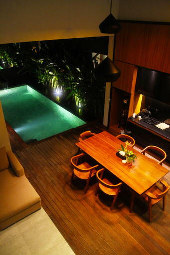 Dining Room 18