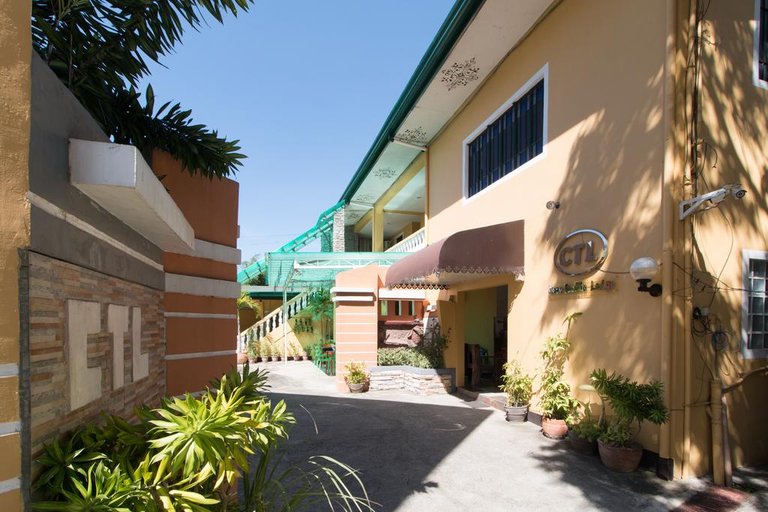 Exterior & Views 2, RedDoorz @ Teofila Lodge, Vigan City