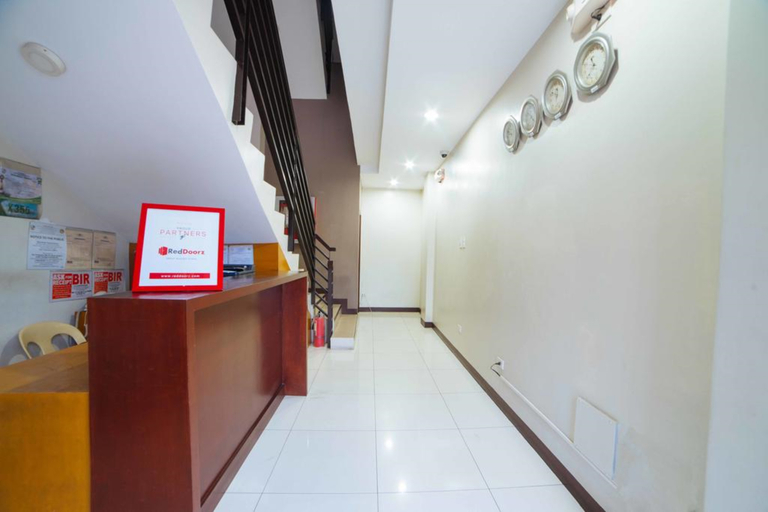 Public Area 2, RedDoorz near Angeles University Foundation, Angeles City