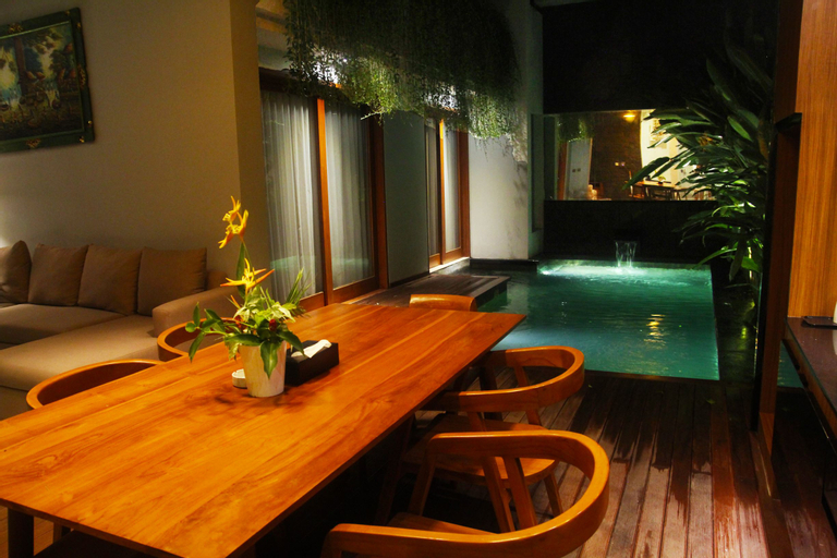 Dining Room 19