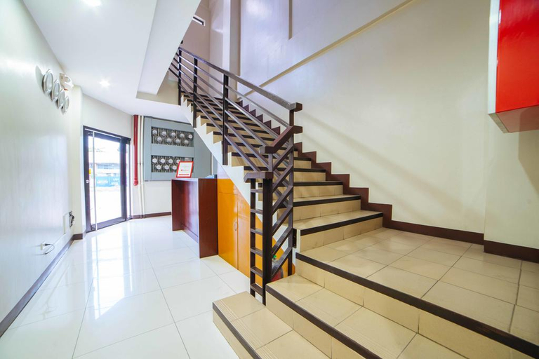 Public Area 3, RedDoorz near Angeles University Foundation, Angeles City