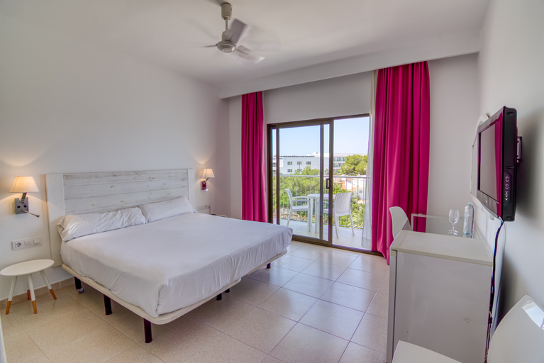 Bedroom 3, Hotel Playa Santandria, Baleares