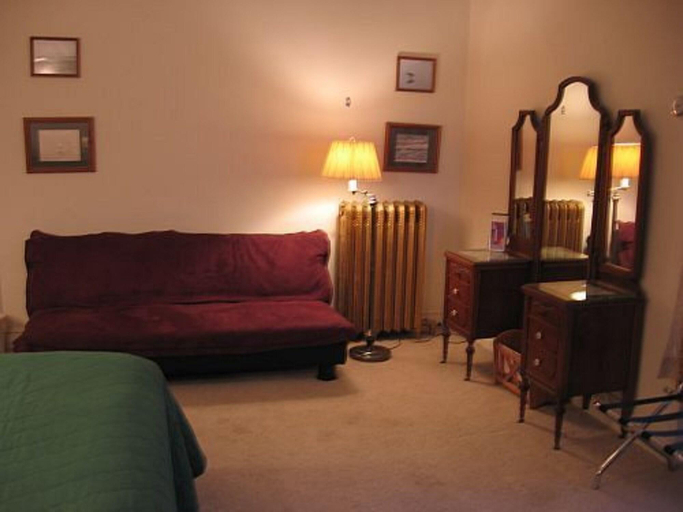 Bedroom 3, Olde Judge Mansion, Rensselaer
