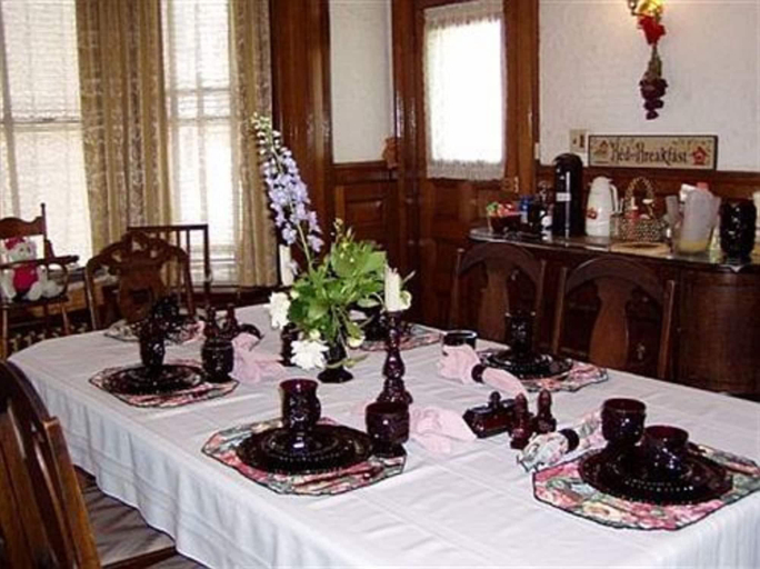 Others 5, Olde Judge Mansion, Rensselaer