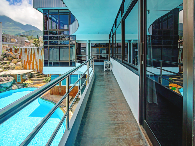 OYO 90077 Live Homestay, Malang