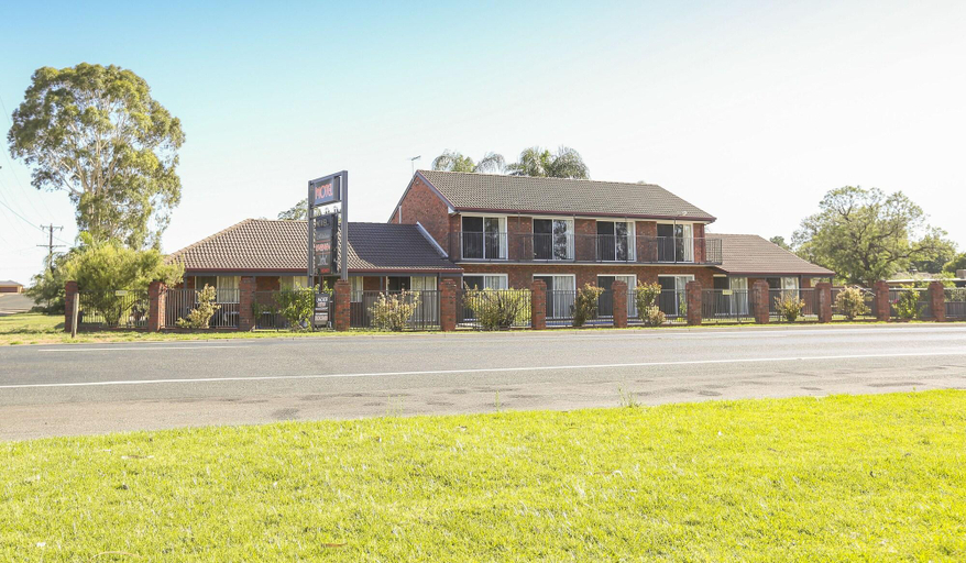 Exterior & Views 2, Mildura Riverview Motel, Wentworth