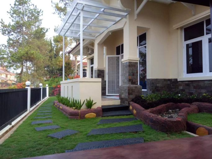Exterior & Views 3, 3BR Villa Lotus Puncak Blok L-01, Bogor