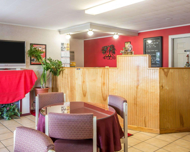 Public Area 2, Econo Lodge Malone, Franklin