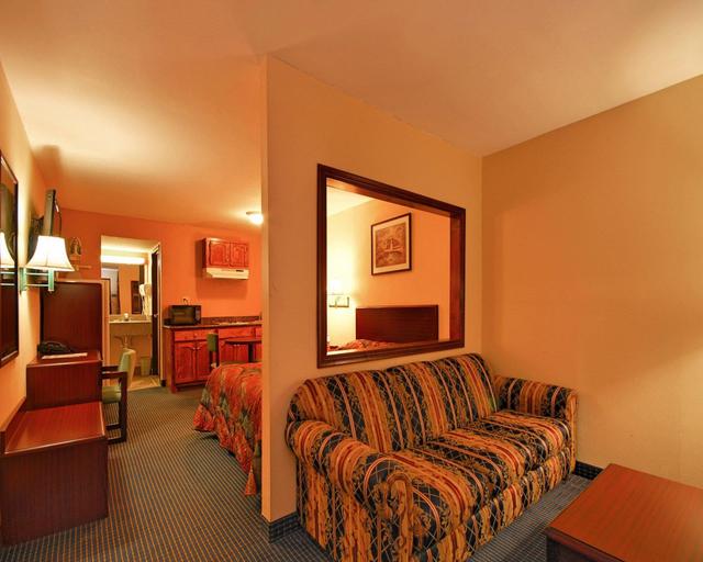 Bedroom 4, Texas Inn Harlingen, Cameron