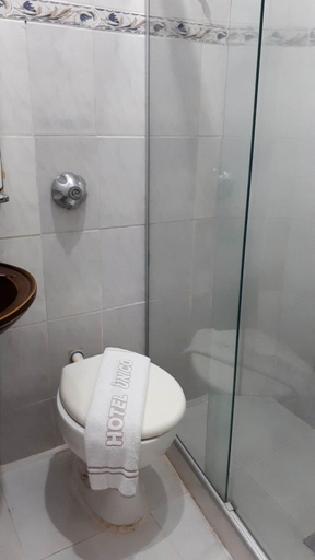 Bathroom 4, Hotel Asnico, Rio de Janeiro