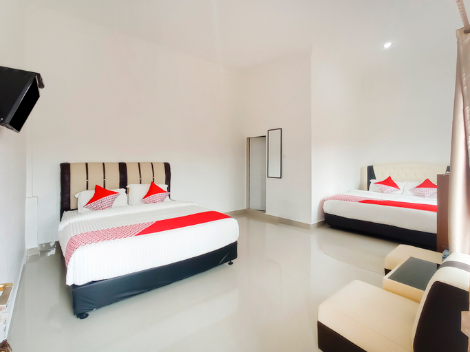 OYO 3215 Marina Hotel, Samosir