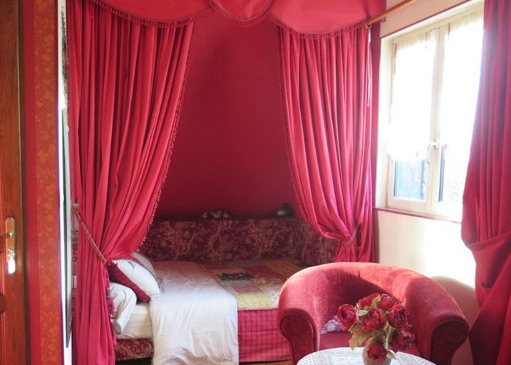 Bedroom 4, Le Frêne Fringant, Eure